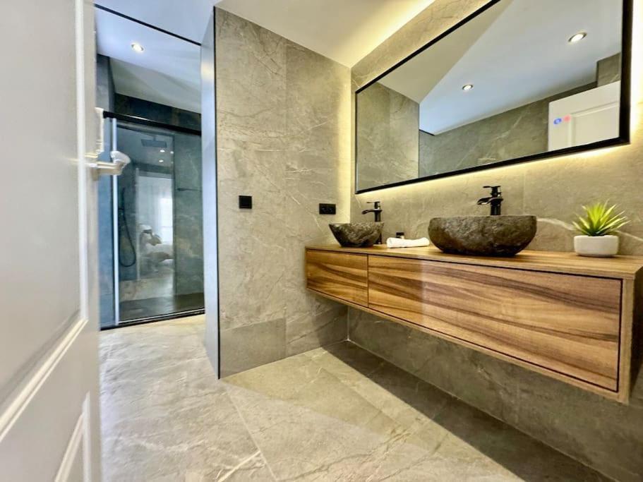 4Bd Central Soho Luxe Retreat Terrace 2Bh & Ac Málaga Kültér fotó